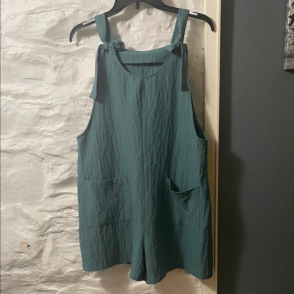 4/$20 sale Teal Sleeveless Jumpsuit with Pockets